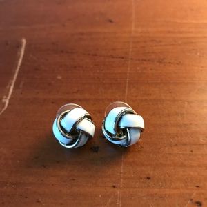 Knot earrings